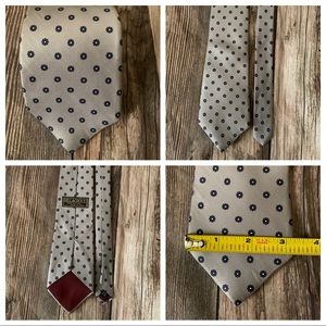 DELLACROCE Made in Italy Tie 
Excellent Pre-Owned Condition